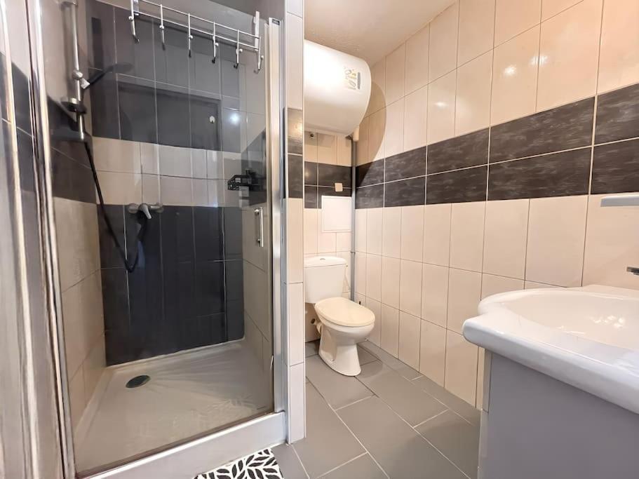 Cherpin Confort Urbain 1Er Etage Roanne Exterior photo